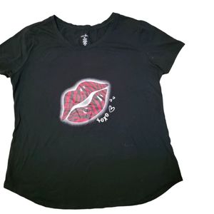 JUSTbe XL womens lips graphic tee